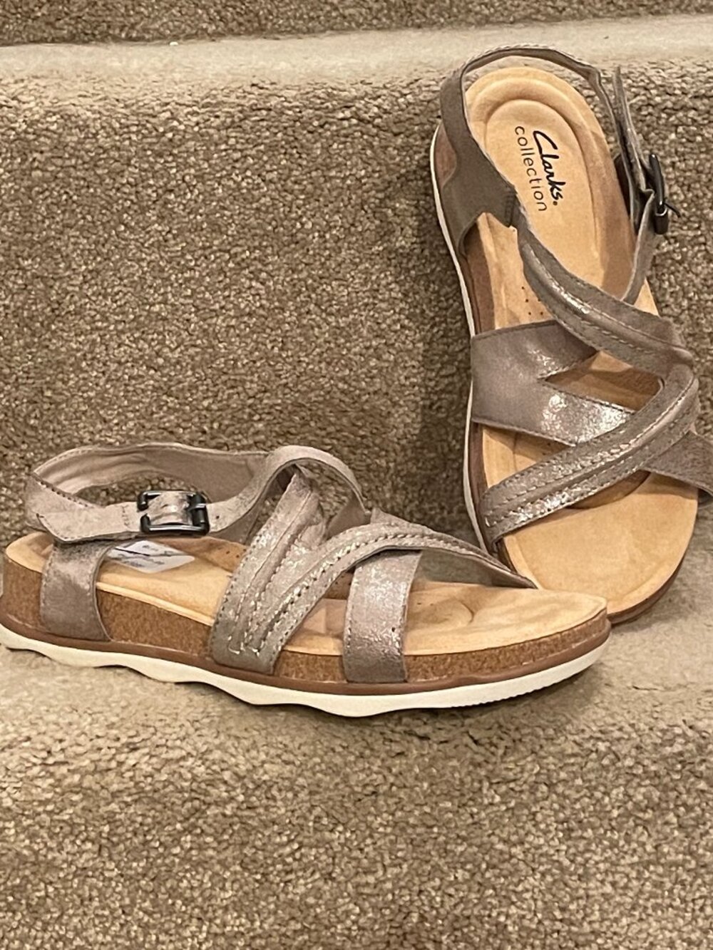 NWT Metallic Taupe Brynn Ave. Sandals CLARKS 8M